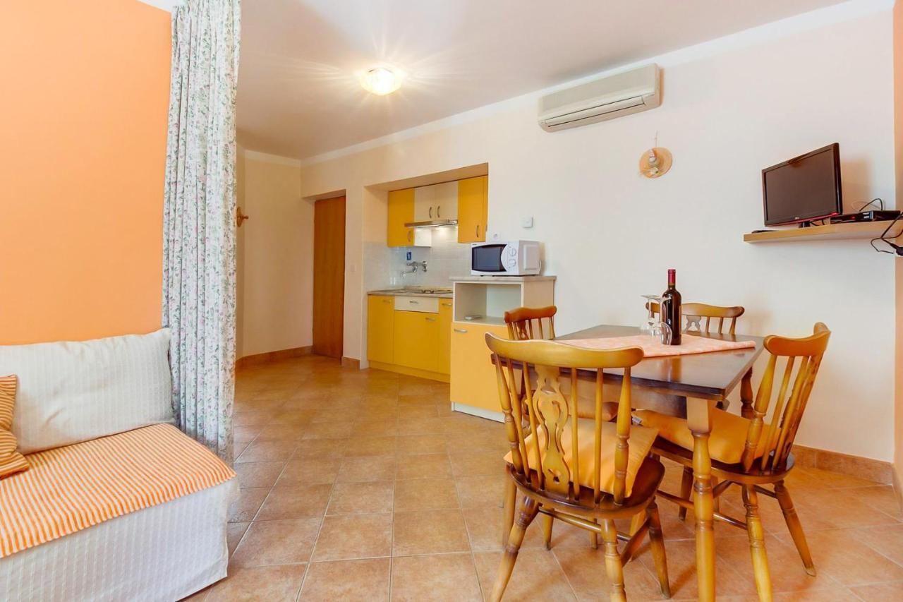 Apartments With A Parking Space Mali Losinj Luaran gambar