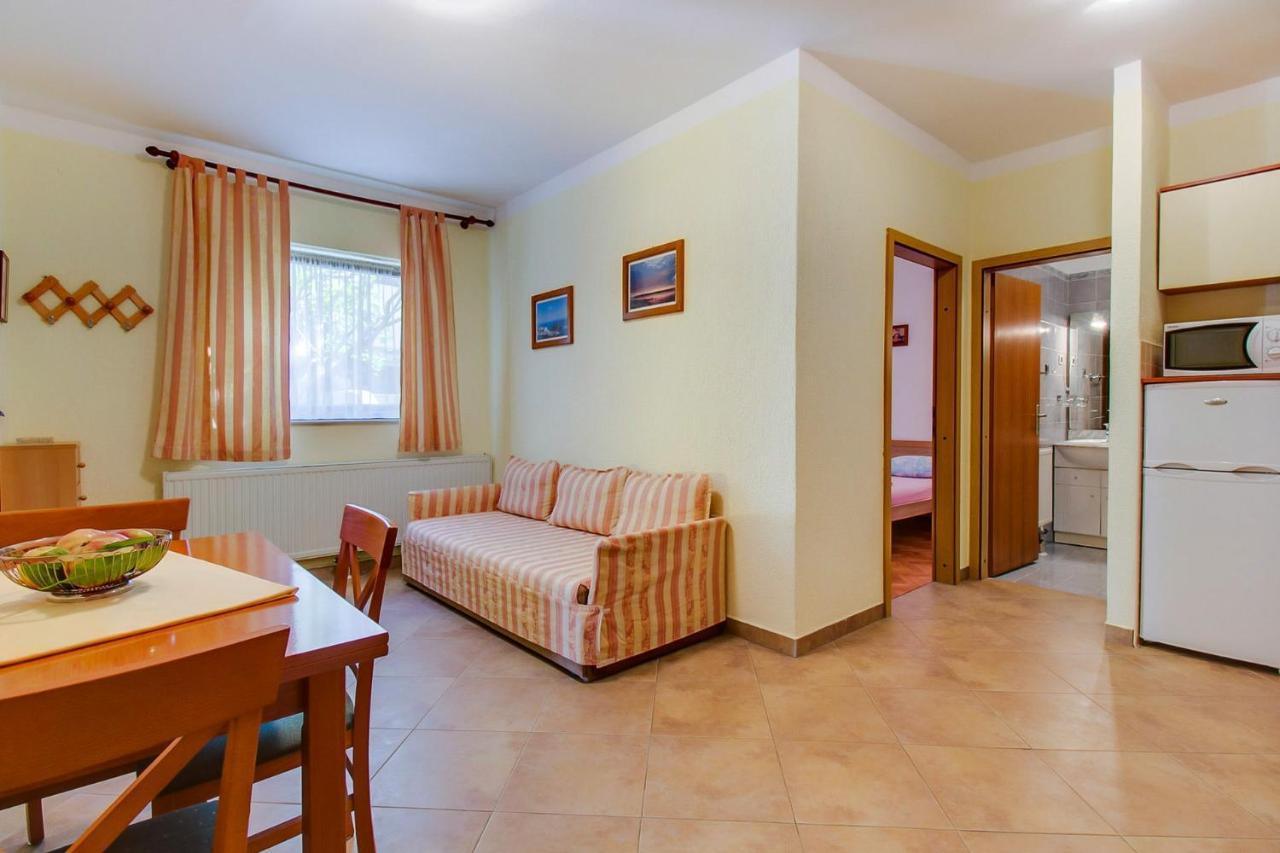 Apartments With A Parking Space Mali Losinj Luaran gambar