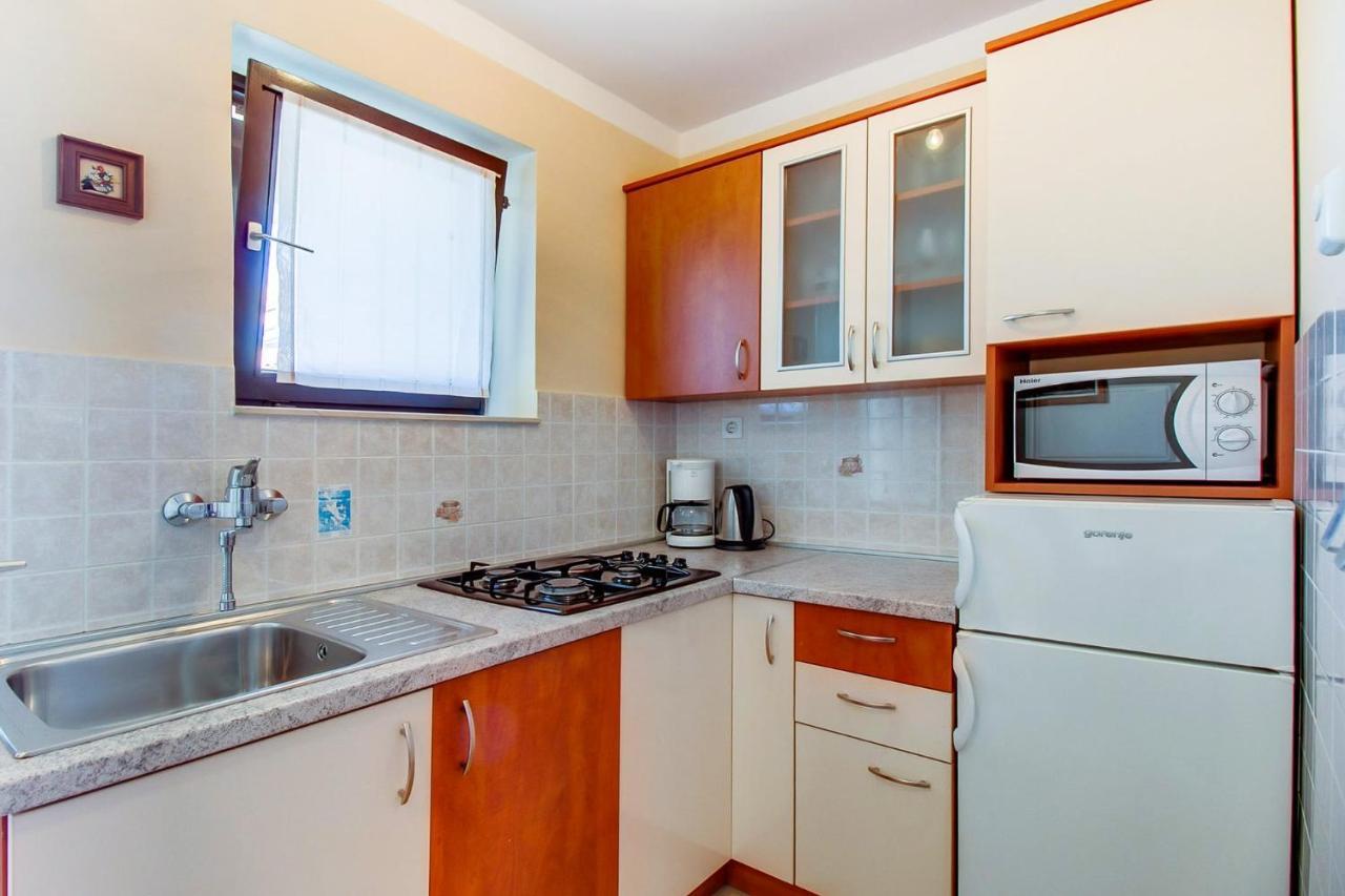 Apartments With A Parking Space Mali Losinj Luaran gambar