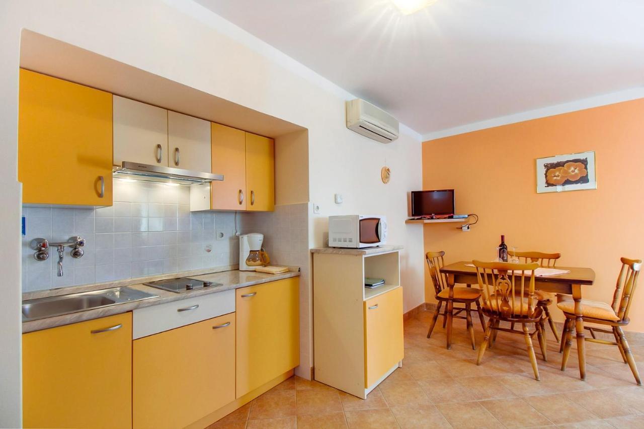 Apartments With A Parking Space Mali Losinj Luaran gambar